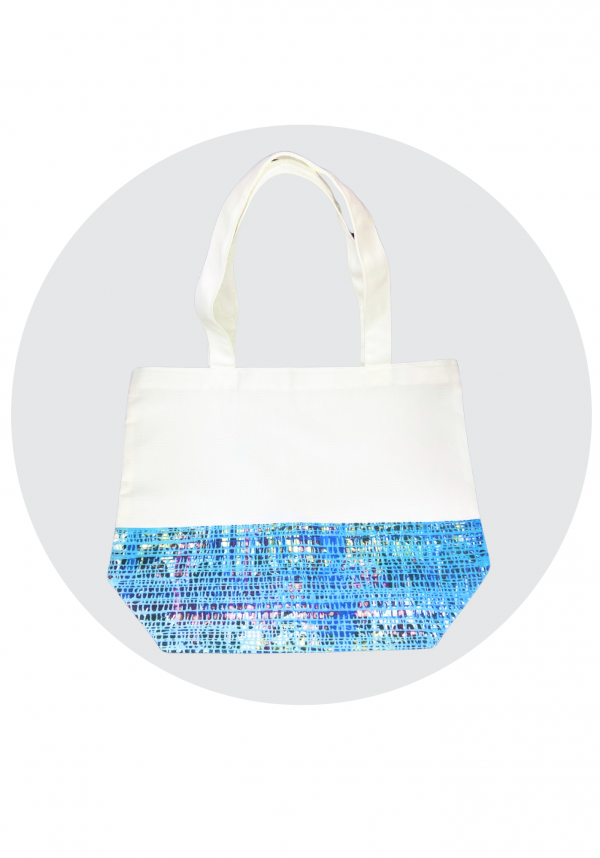 กระเป๋าผ้าลายศิลปะของอาจารย์ธงชัย รักปทุม